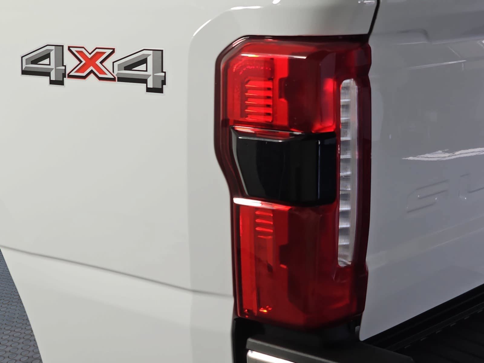 Used 2024 Ford F350 Lariat w/ Camper Package AWD/4WD image 29