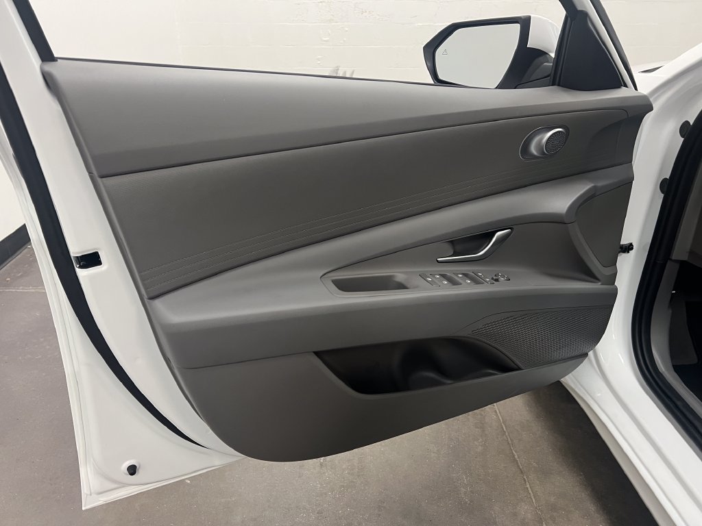 New 2026 Hyundai Elantra SE FWD image 10