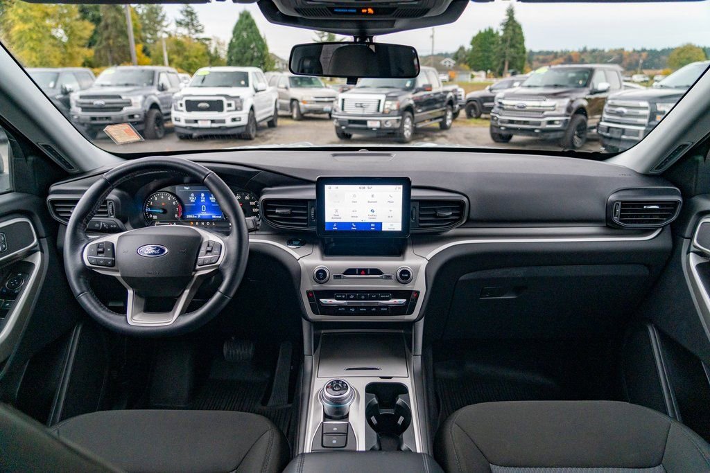 Used 2022 Ford Explorer XLT image 17