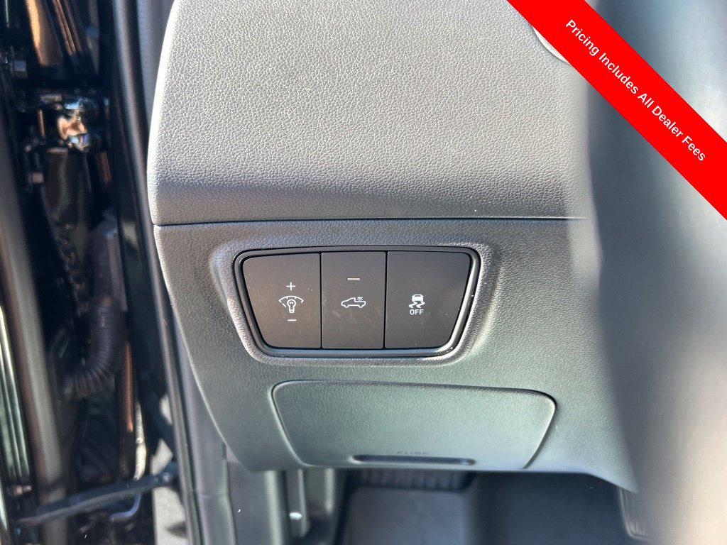 Used 2022 Hyundai Santa Cruz Limited AWD/4WD image 7