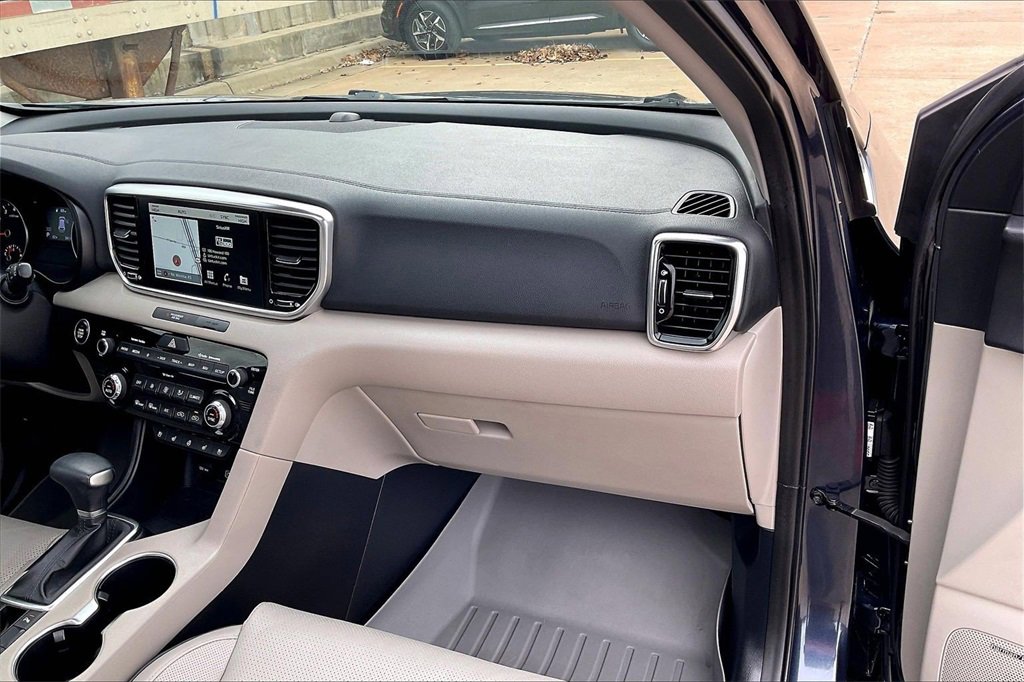 Certified 2022 Kia Sportage EX w/ EX Technology Package image 16