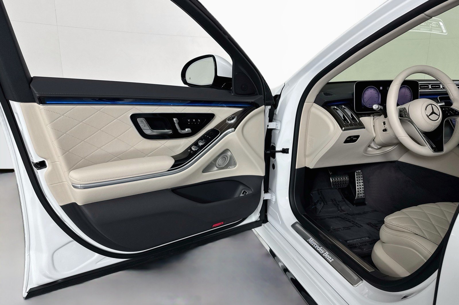 New 2026 Mercedes-Benz S 580e 4MATIC Sedan image 21