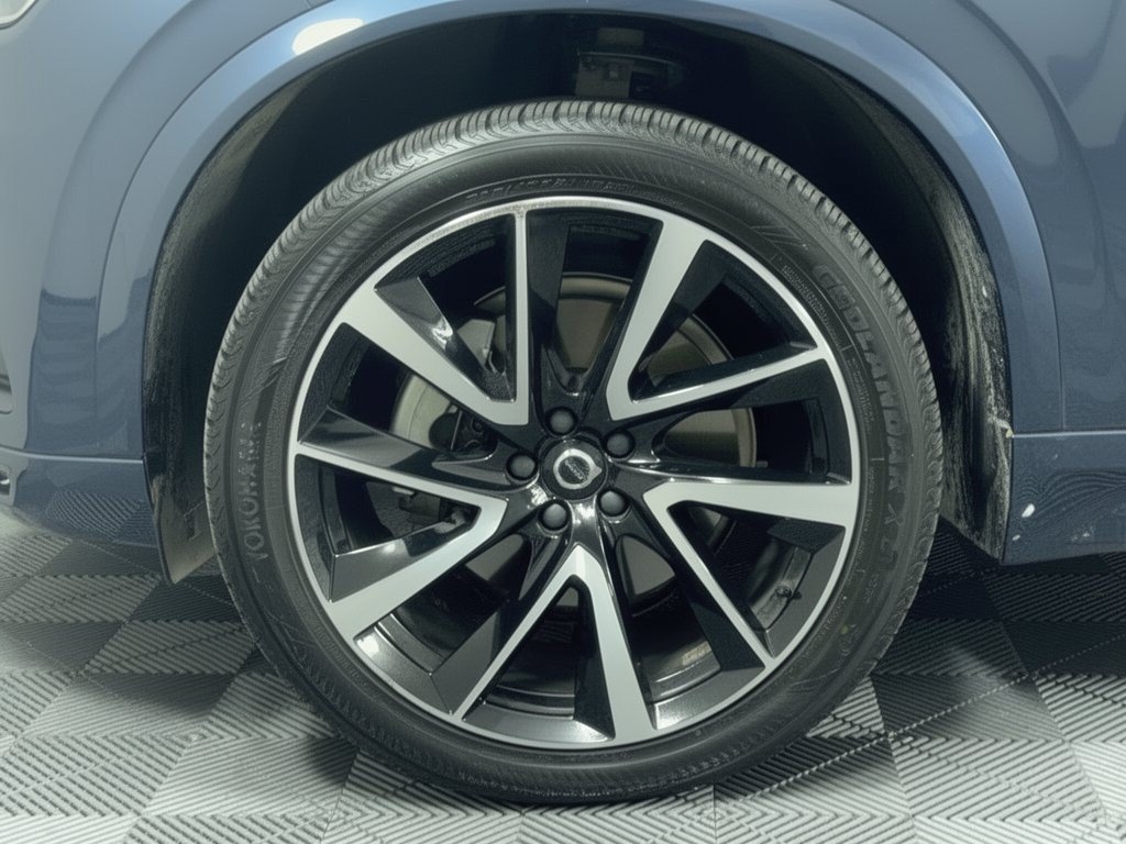 Used 2022 Volvo XC90 T6 Momentum w/ Advanced Package AWD/4WD image 13
