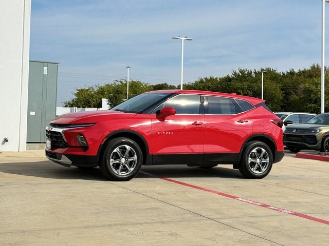 Used 2023 Chevrolet Blazer LT FWD image 2