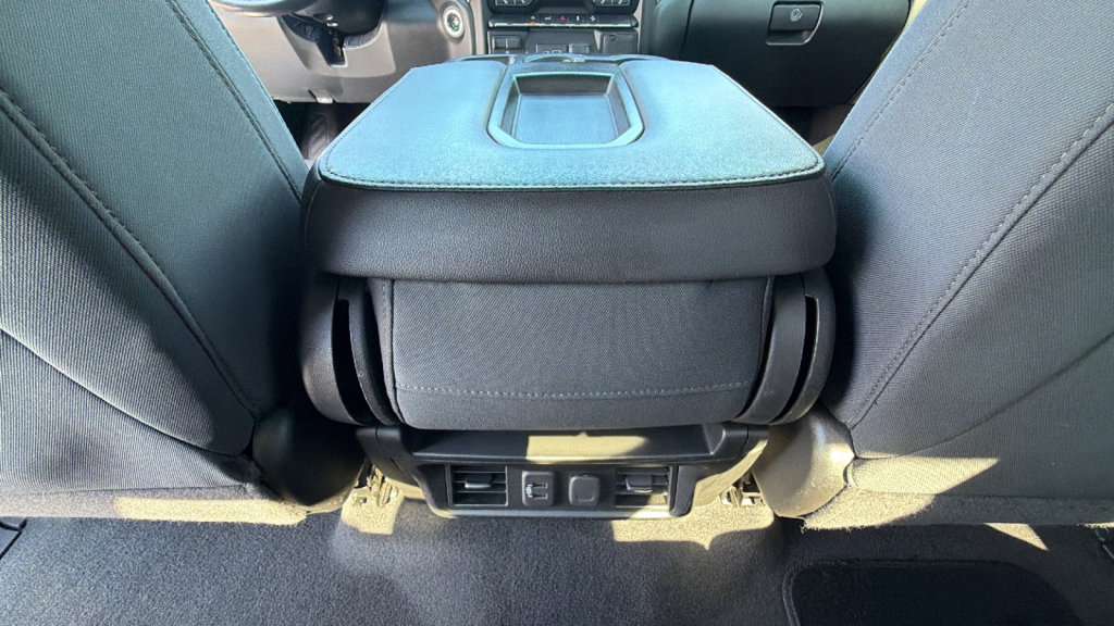 Used 2020 Chevrolet Silverado 1500 RST AWD/4WD image 25