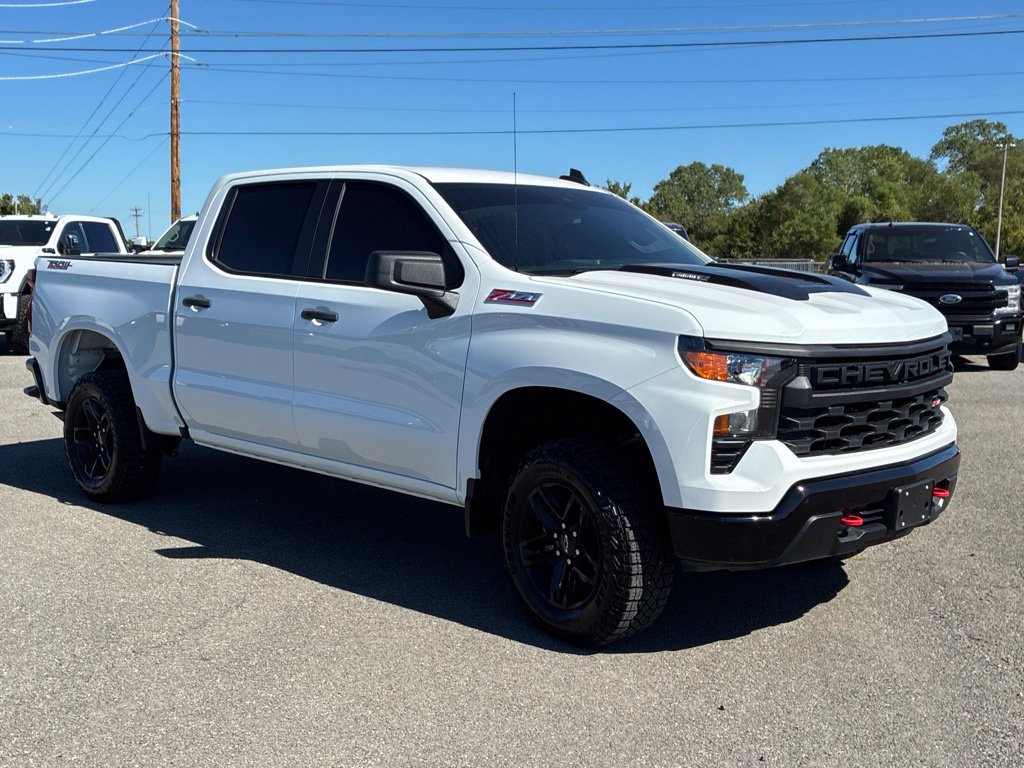 Used 2025 Chevrolet Silverado 1500 Custom Trail Boss AWD/4WD image 1