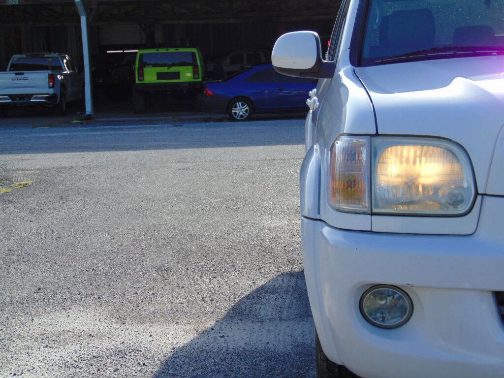 Used 2005 Toyota Sequoia SR5 image 17