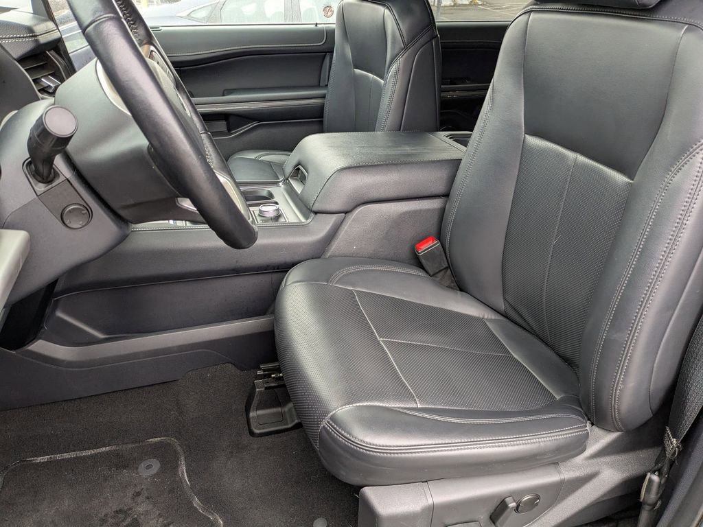 Used 2024 Ford Expedition Max XLT image 19