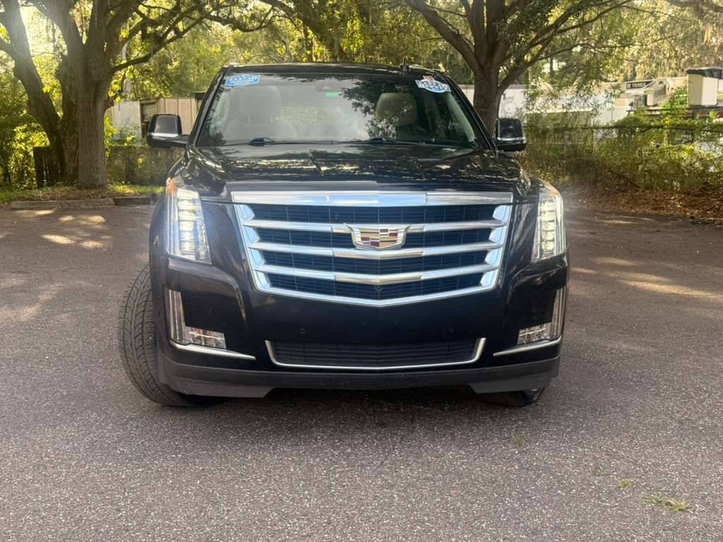 Used 2018 Cadillac Escalade ESV Luxury RWD image 2