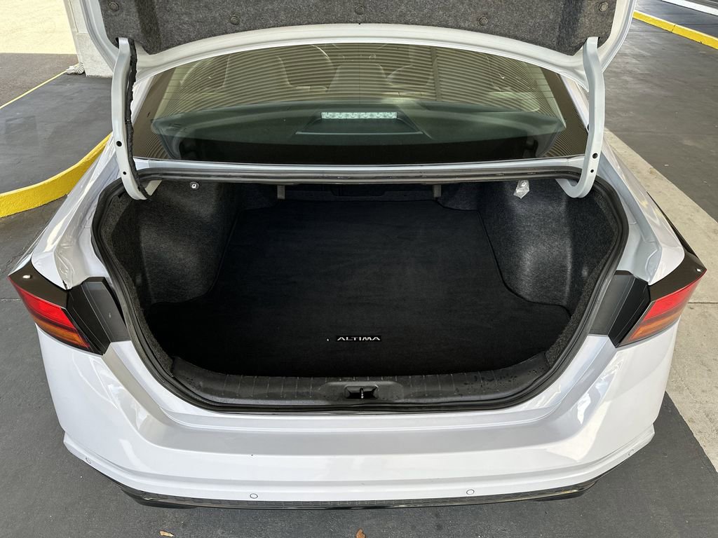 Used 2024 Nissan Altima 2.5 SR image 30