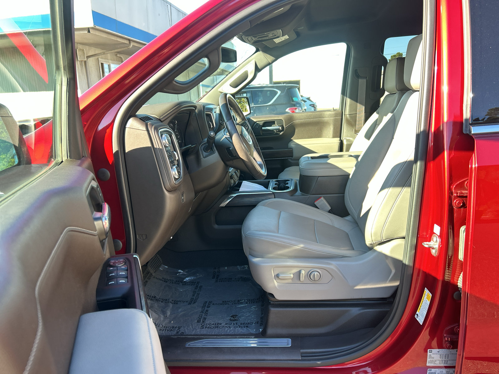 Used 2022 GMC Sierra 1500 SLT w/ SLT Premium Plus Package AWD/4WD image 15