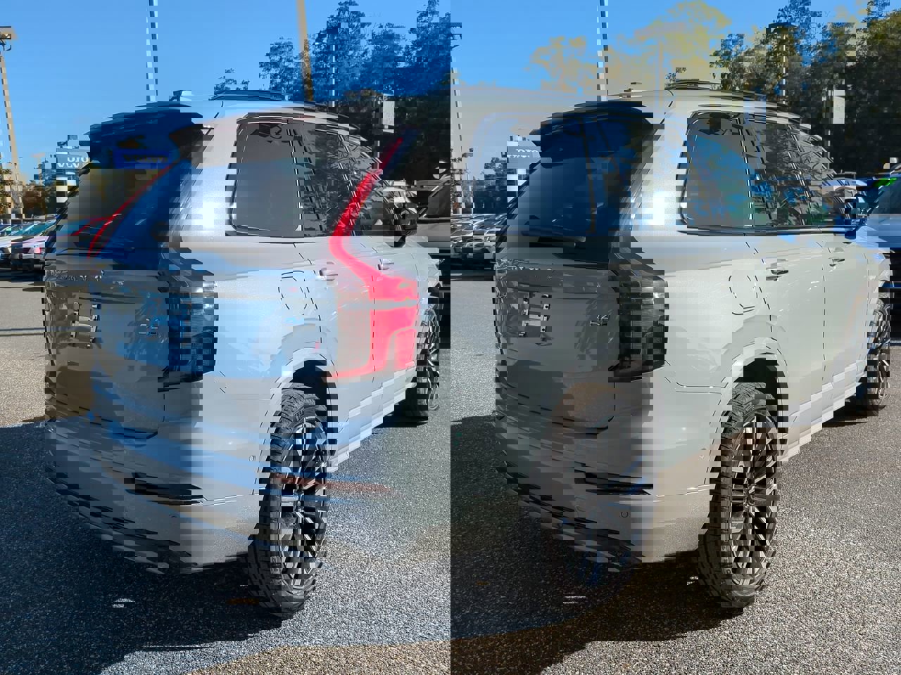 New 2026 Volvo XC90 B6 Ultra w/ Lounge Package image 4