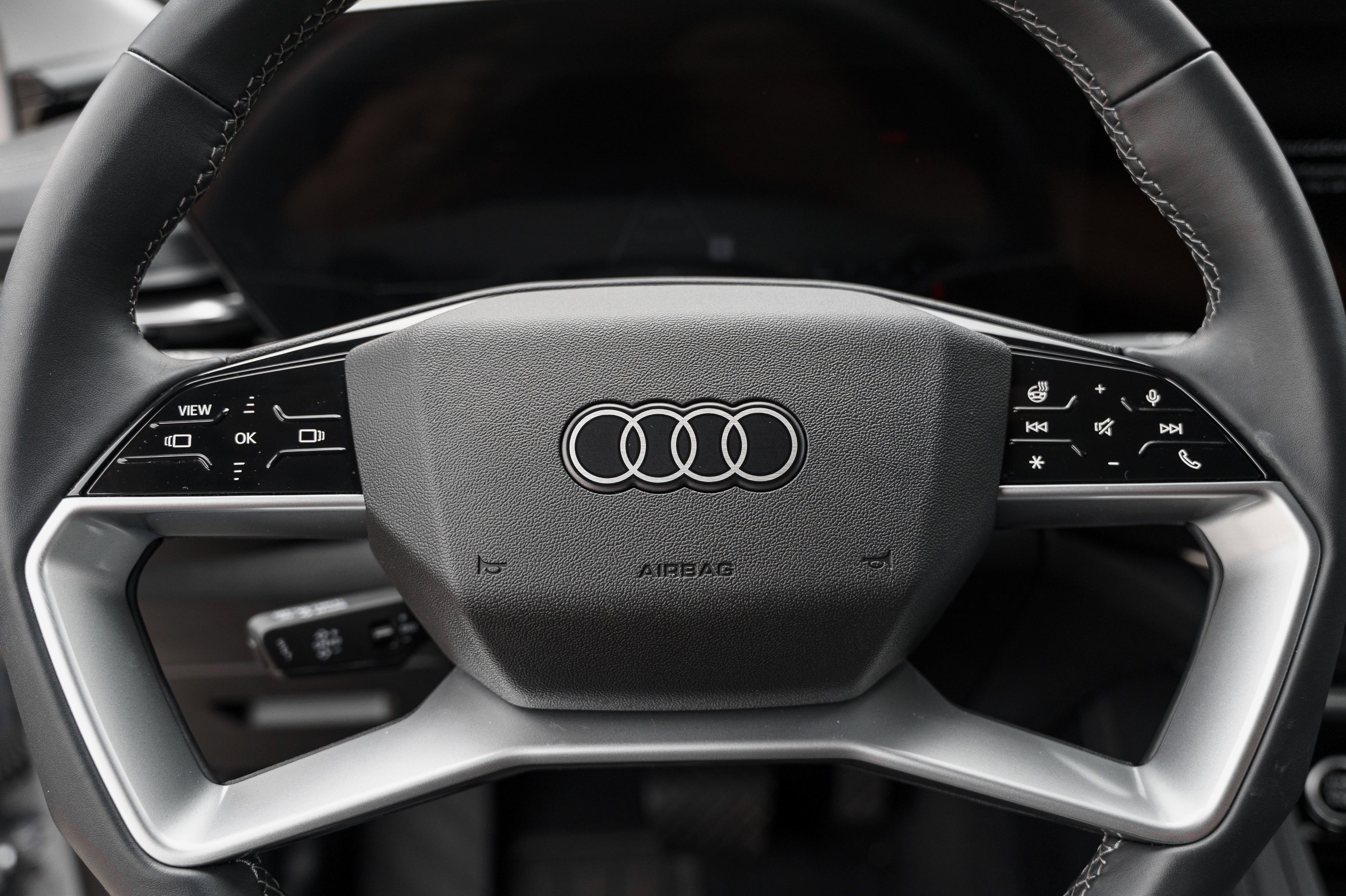 Certified 2025 Audi Q5 Premium w/ Convenience Package AWD/4WD image 17