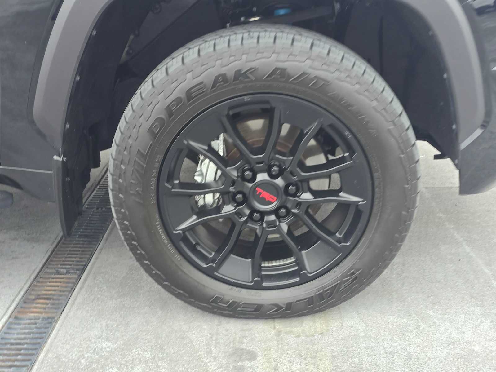Used 2024 Toyota Tundra Limited w/ TRD Off-Road Package AWD/4WD image 9