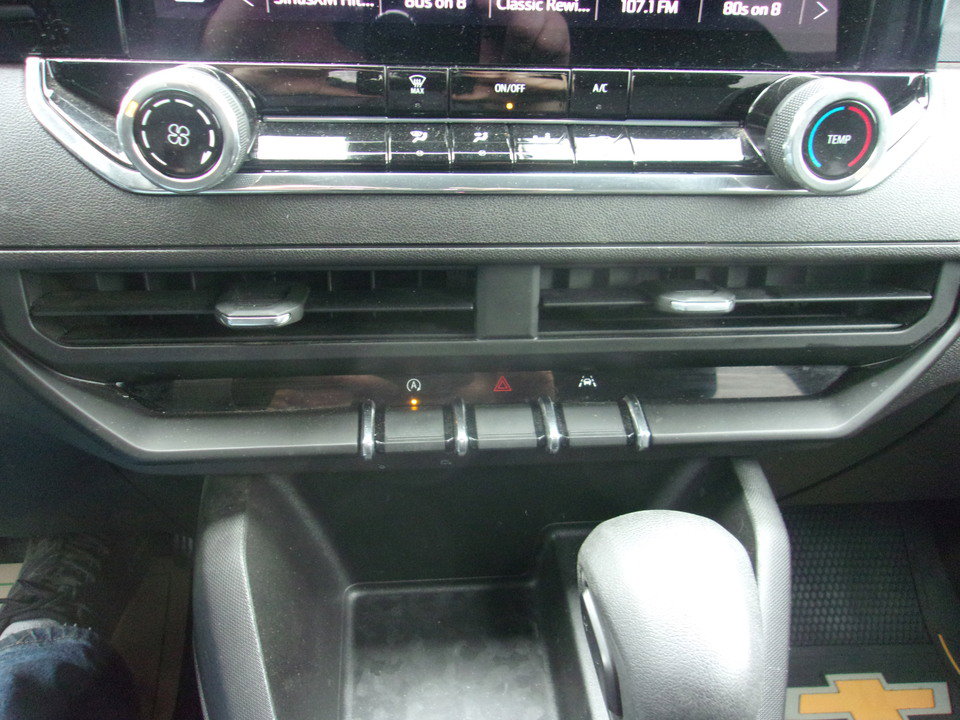 Used 2023 Chevrolet Colorado W/T image 22