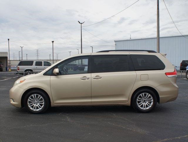Used 2011 Toyota Sienna XLE w/ XLE Navigation Pkg FWD image 11