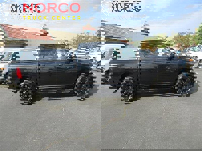 Used 2017 RAM 1500 Express w/ Black Ram 1500 Express Group image 1