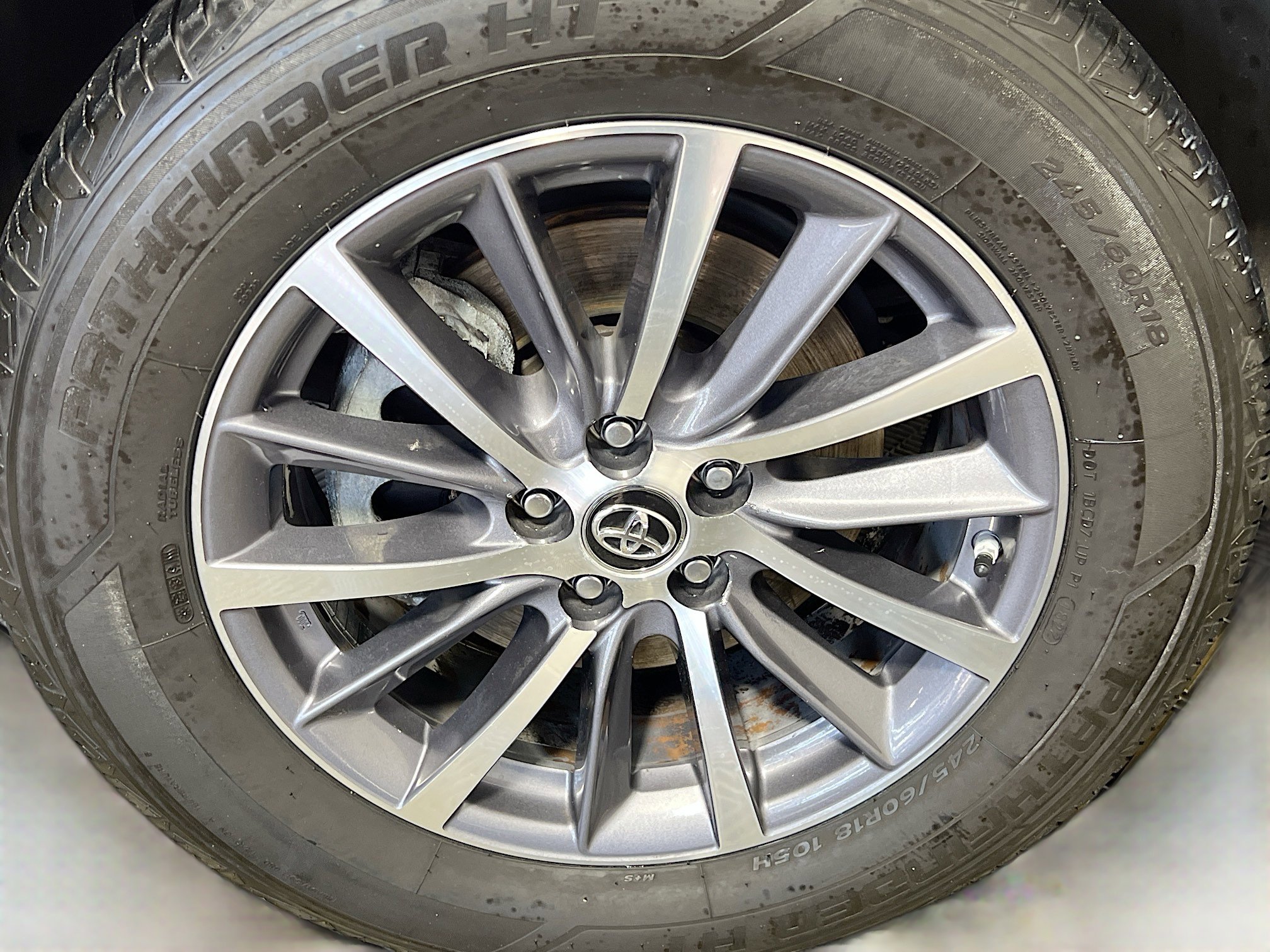 Used 2017 Toyota Highlander XLE image 14