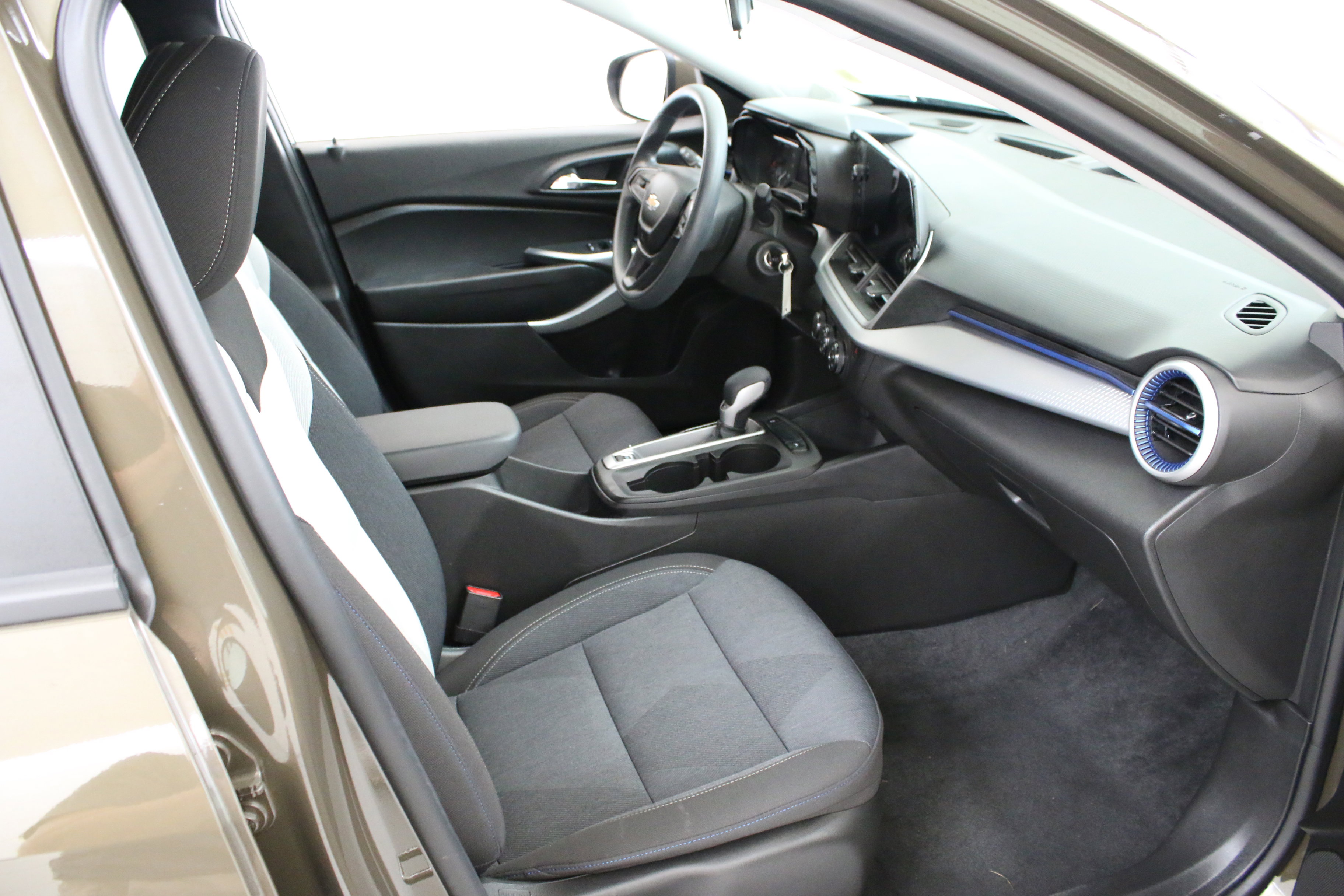 Used 2024 Chevrolet Trax LS w/ LS Convenience Package FWD image 26