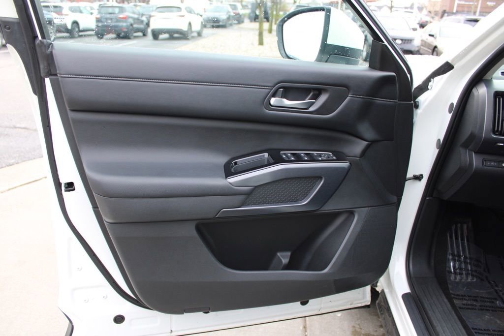 Certified 2023 Nissan Pathfinder SL image 20