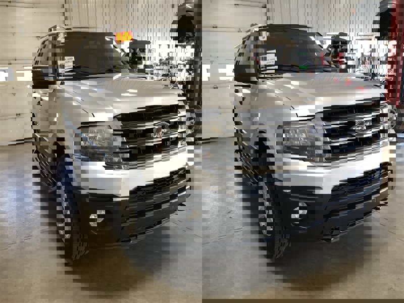 Used 2016 Ford Expedition XL image 4