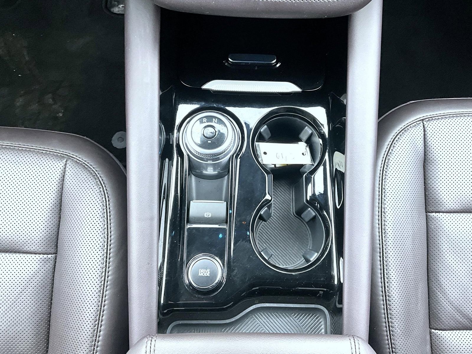 Used 2025 Ford Explorer Platinum w/ LUX Leather Package image 15