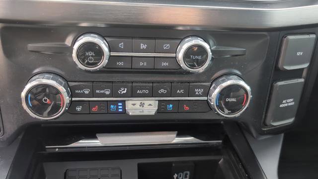 Used 2024 Ford F250 Lariat w/ Sport Appearance Package image 23