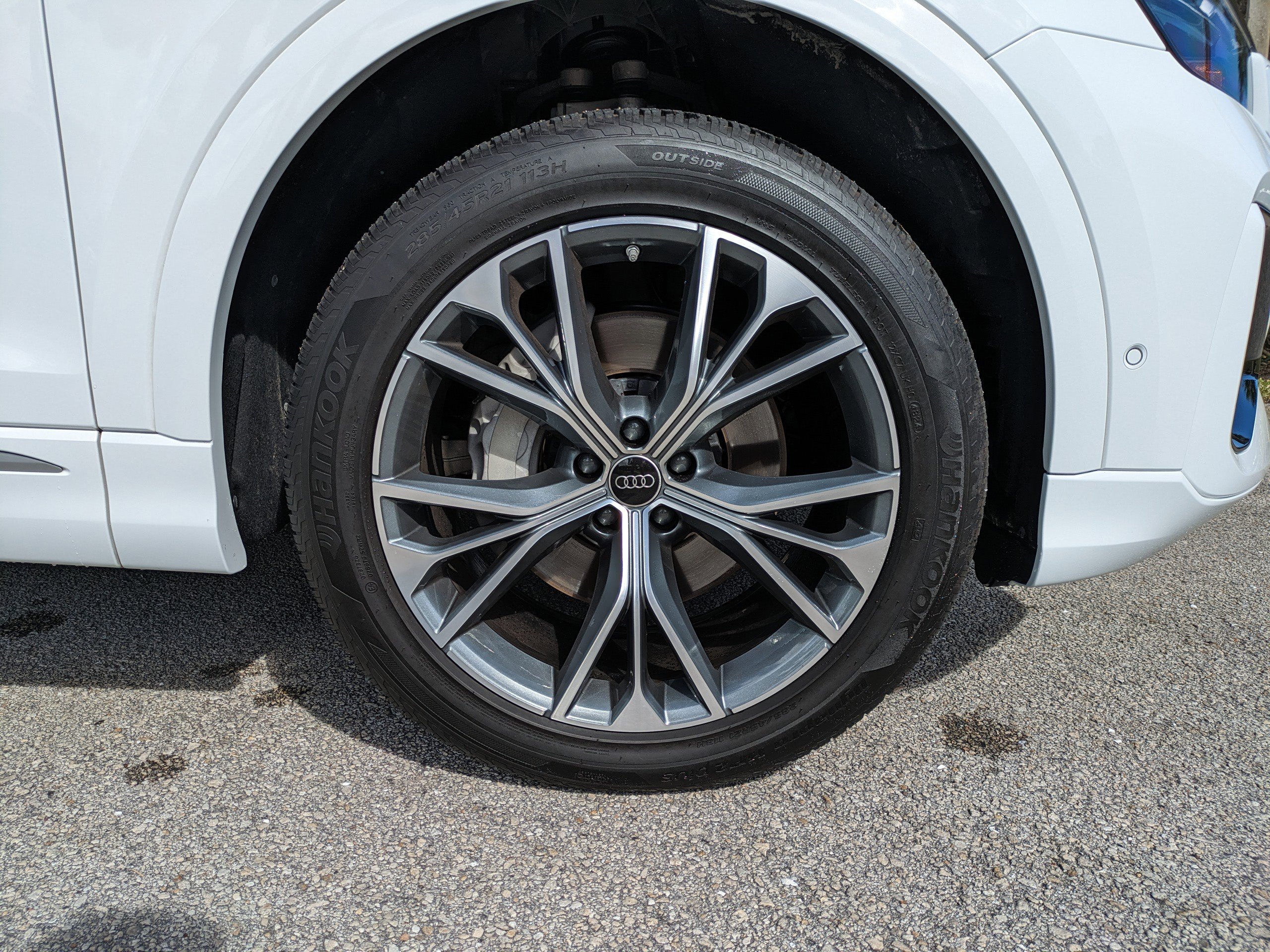 Used 2025 Audi Q8 Premium w/ Convenience Package image 11