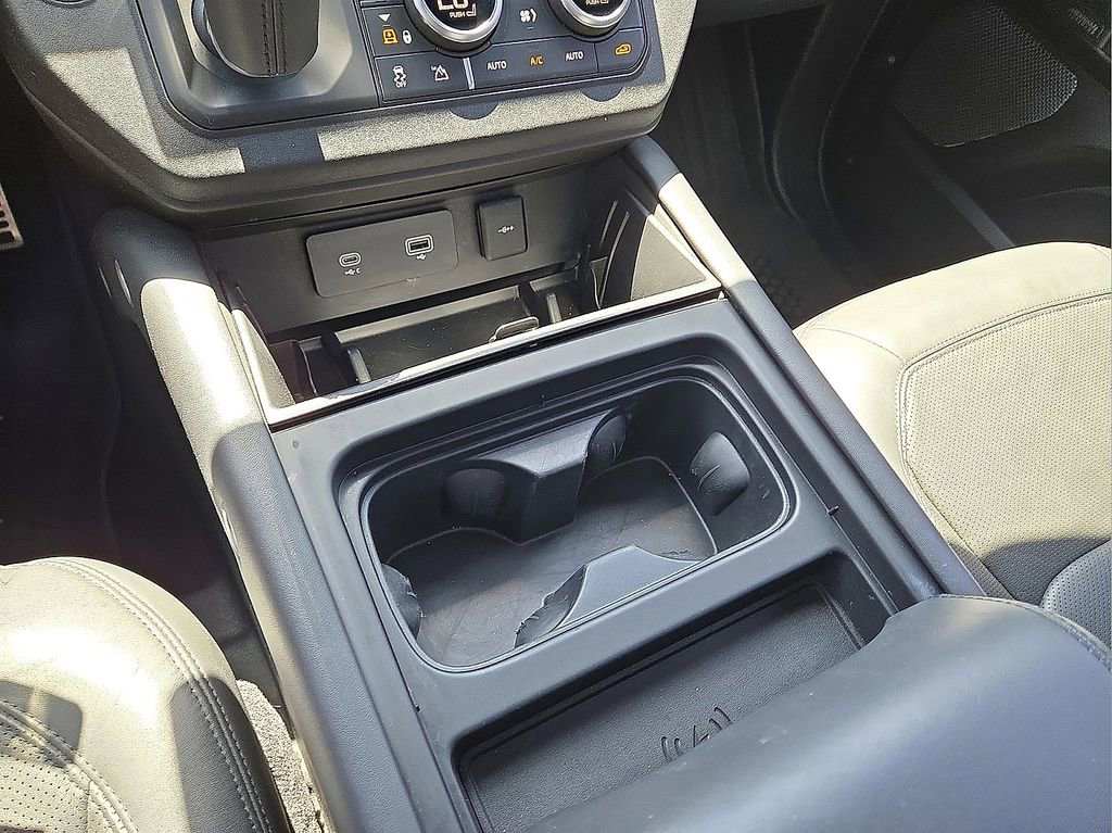 Used 2023 Land Rover Defender 110 V8 AWD/4WD image 31