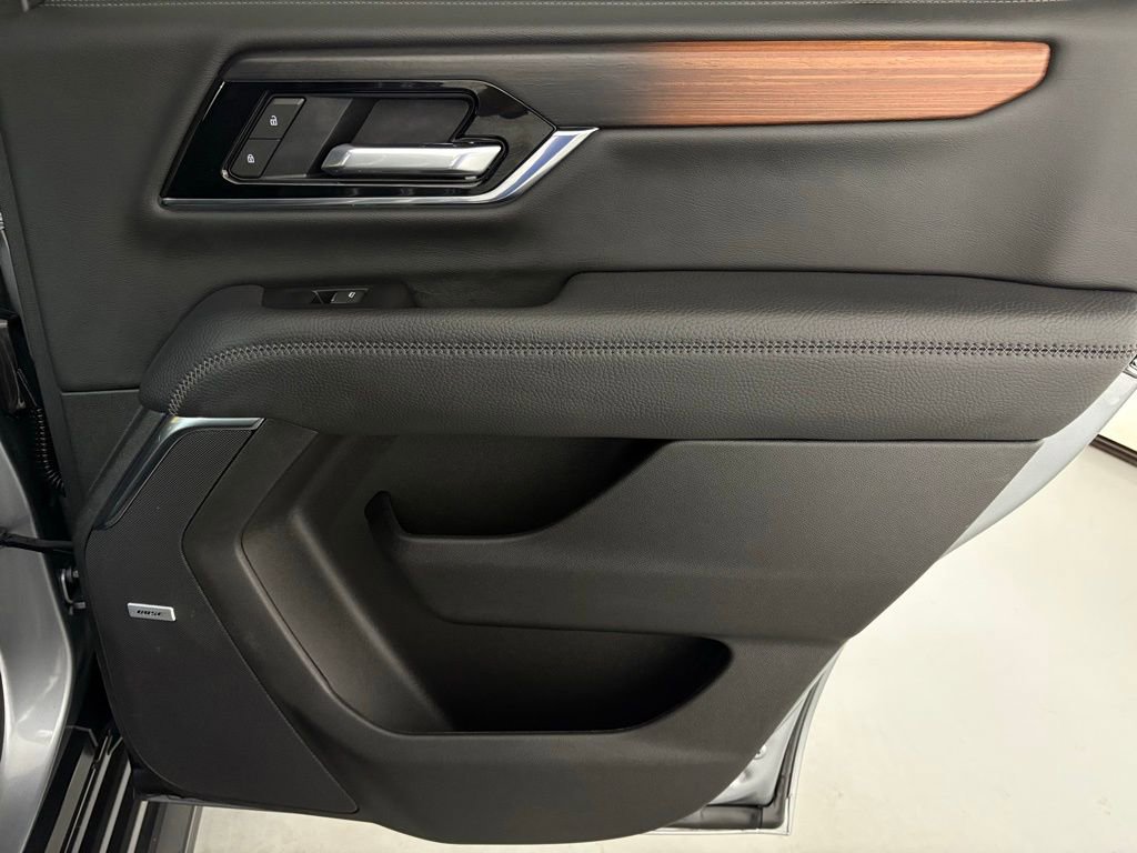 Used 2025 GMC Yukon Denali image 46