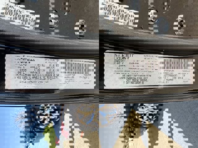 Used 2015 Dodge Challenger SXT Plus image 31