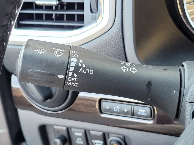Used 2018 Nissan Titan SV w/ SV Convenience Package AWD/4WD image 31