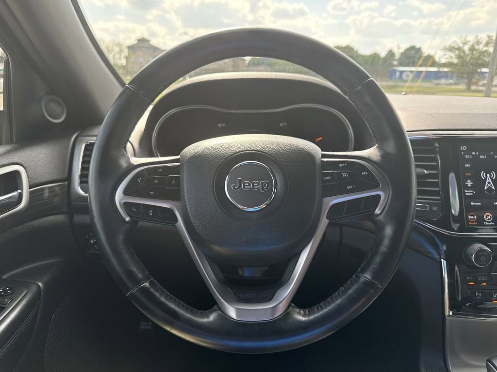 Used 2021 Jeep Grand Cherokee Laredo X AWD/4WD image 24