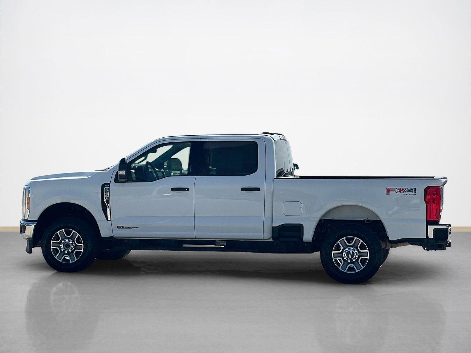Used 2024 Ford F250 XLT w/ FX4 Off-Road Package AWD/4WD image 4