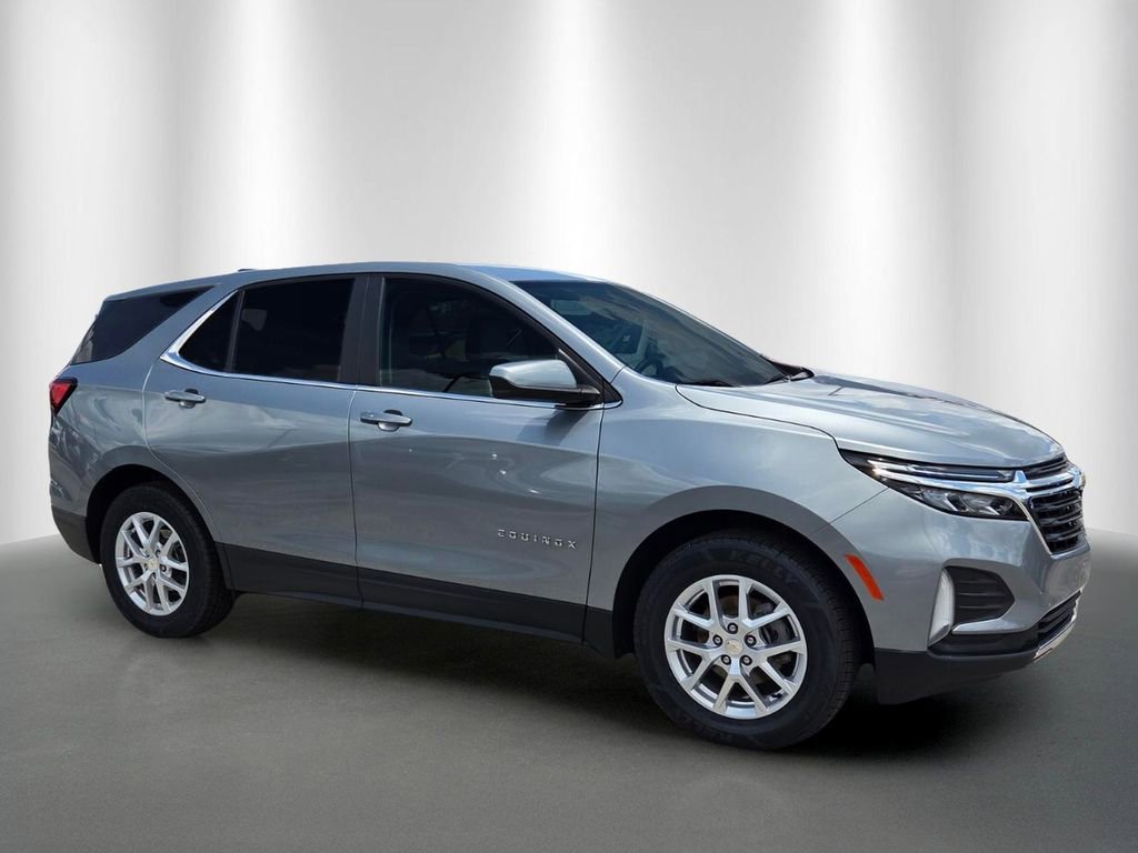 Used 2023 Chevrolet Equinox LT FWD image 2