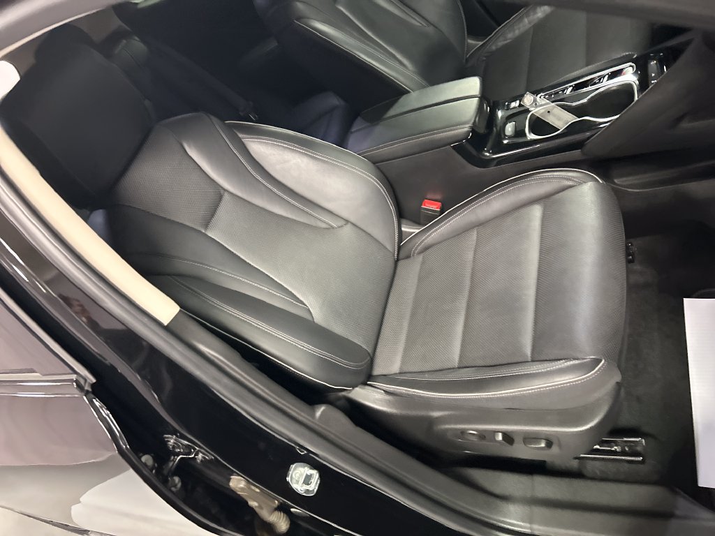 Used 2021 Buick Envision Essence w/ Technology Package I FWD image 26