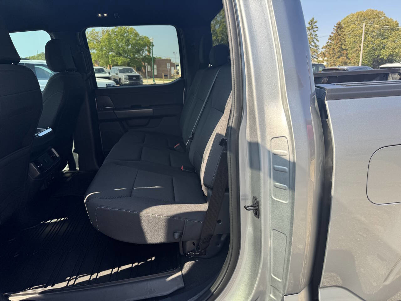 Used 2024 Ford F150 XLT w/ XLT Black Appearance Package image 8