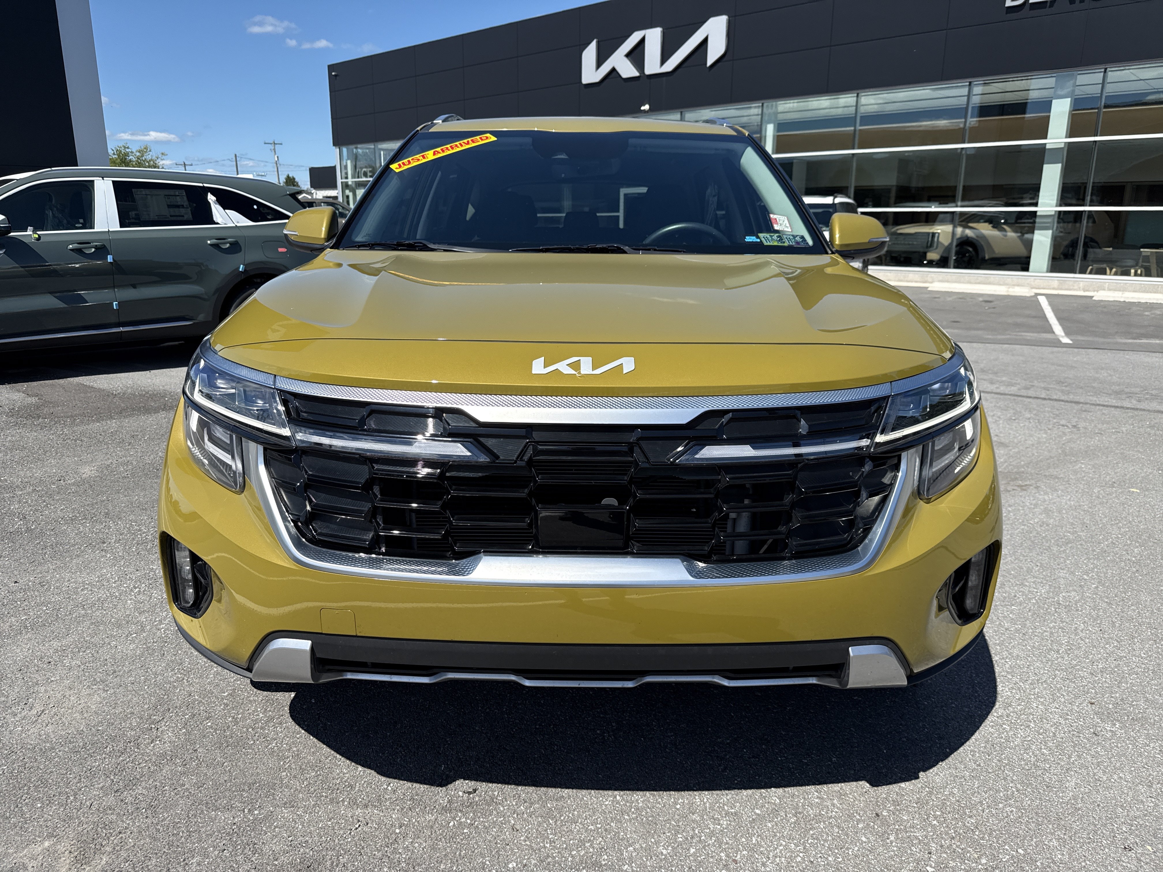Certified 2024 Kia Seltos SX w/ SX Sunroof Package AWD/4WD image 9