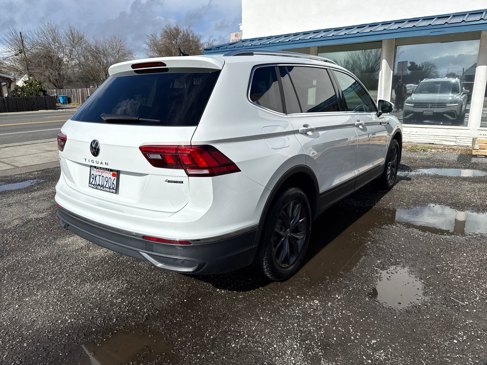 Used 2024 Volkswagen Tiguan SE image 5