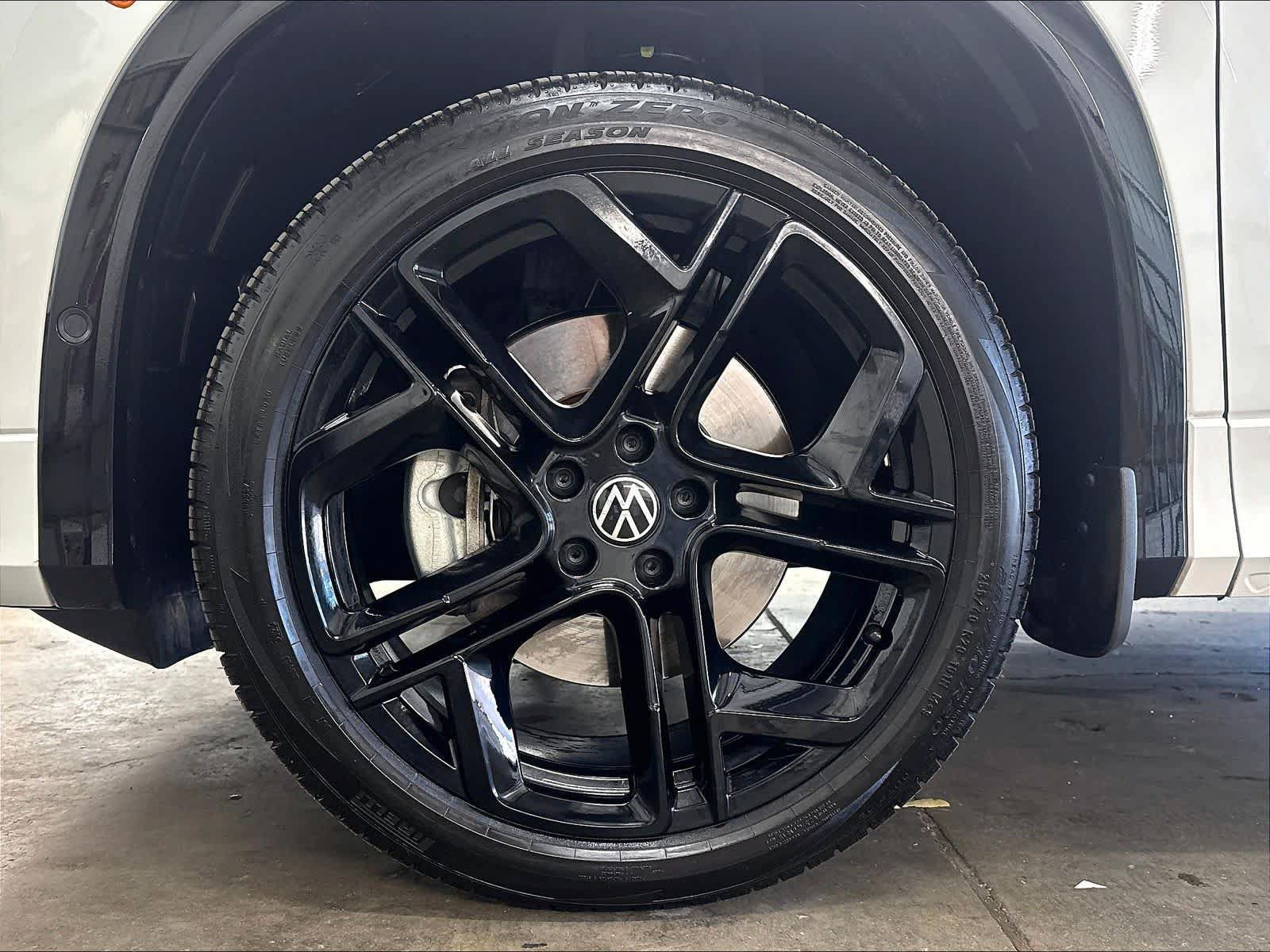 Certified 2026 Volkswagen Tiguan SE R-Line AWD/4WD image 37