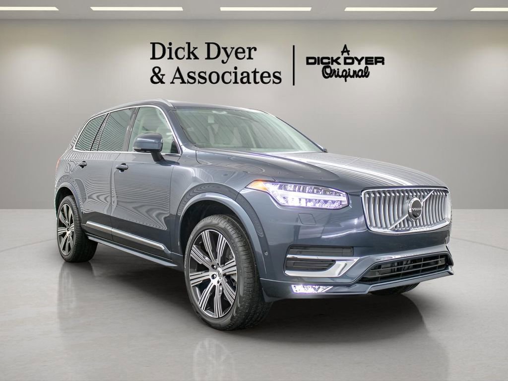 Certified 2025 Volvo XC90 B6 Plus w/ Protection Package Premier image 12
