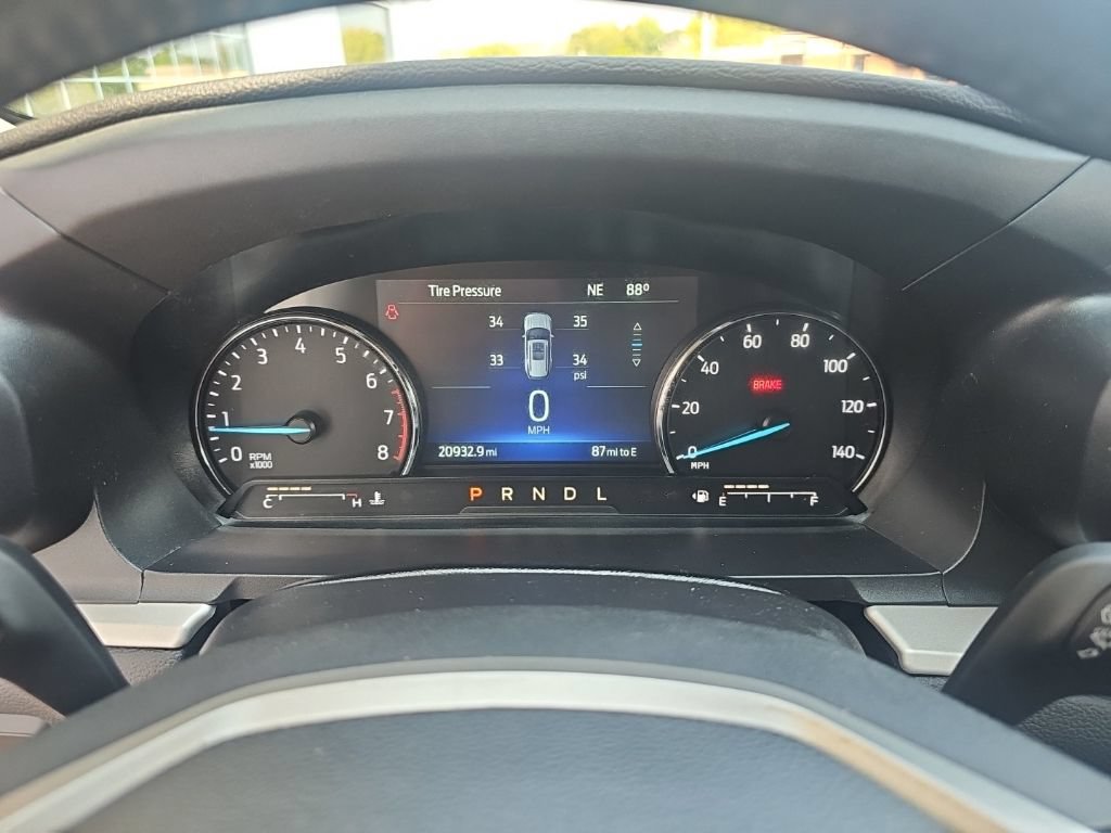 Used 2023 Ford Explorer XLT w/ Equipment Group 202A AWD/4WD image 15