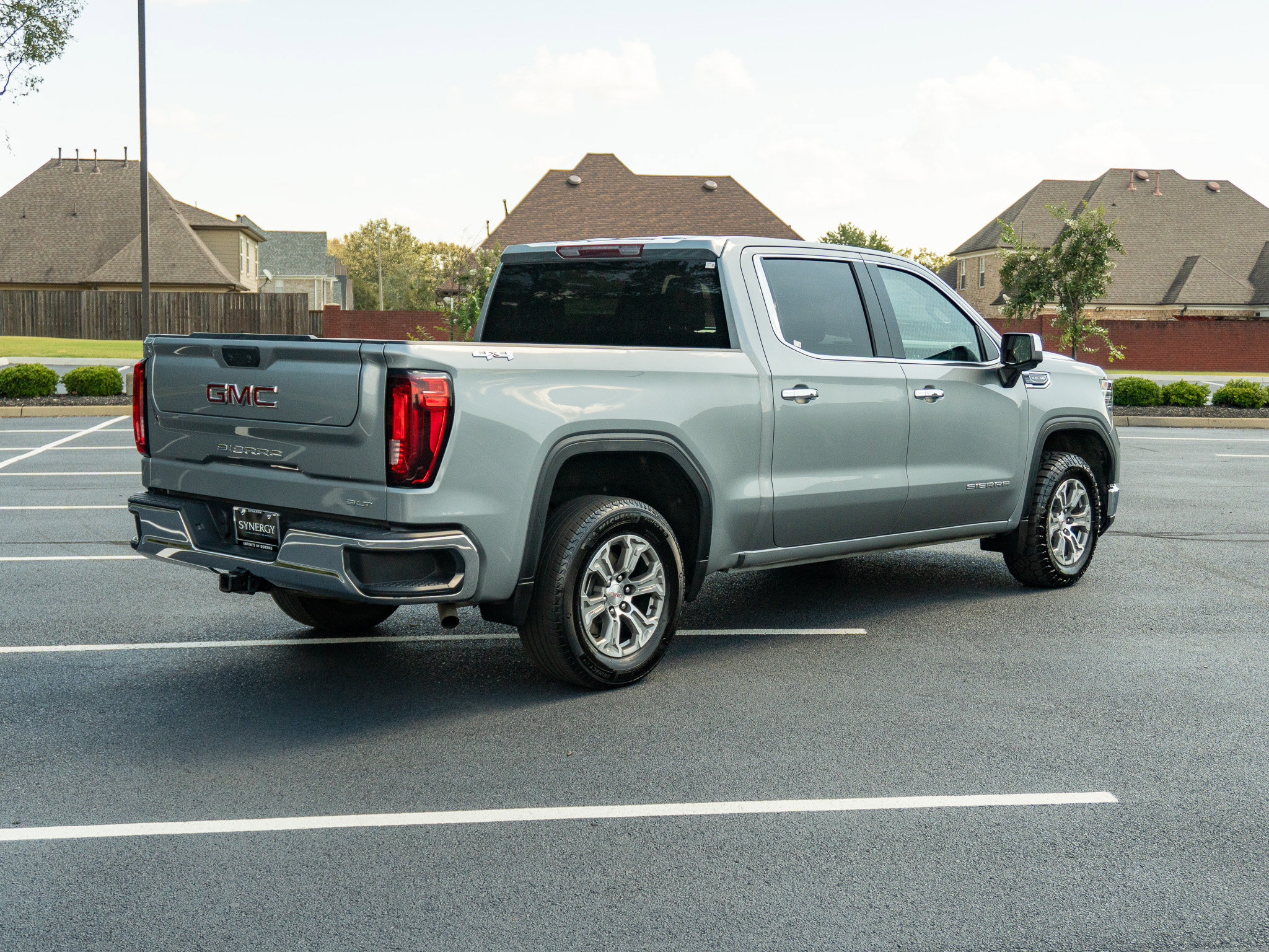 Used 2025 GMC Sierra 1500 SLT AWD/4WD image 6