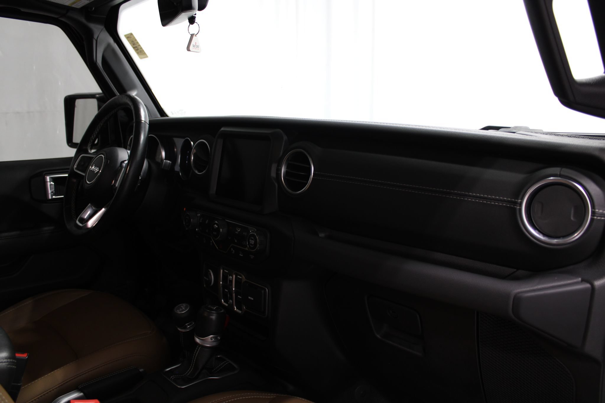Used 2021 Jeep Wrangler Unlimited Sahara AWD/4WD image 26