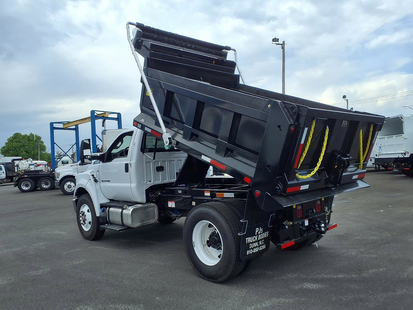 New 2027 Ford F750 2WD Regular Cab Super Duty image 9
