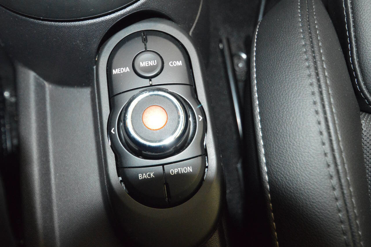 Used 2022 MINI Cooper S image 25