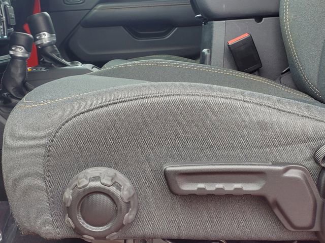 Used 2025 Jeep Wrangler Unlimited Sahara image 11