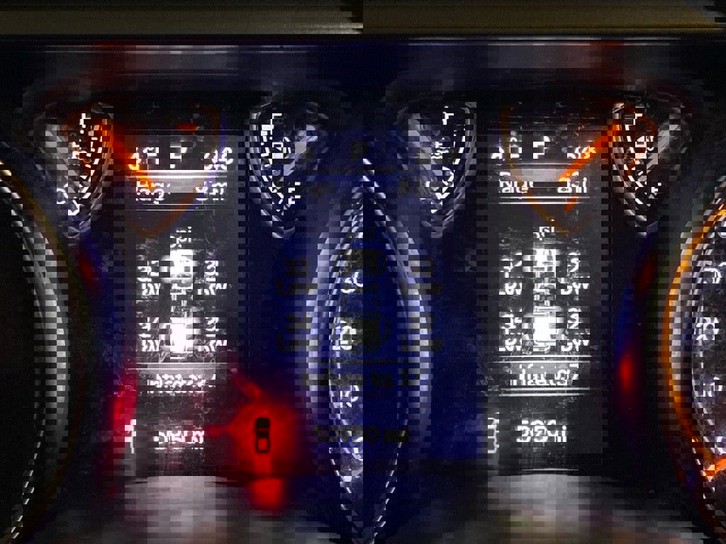 Used 2023 Jeep Gladiator Sport w/ Off Road Group image 14