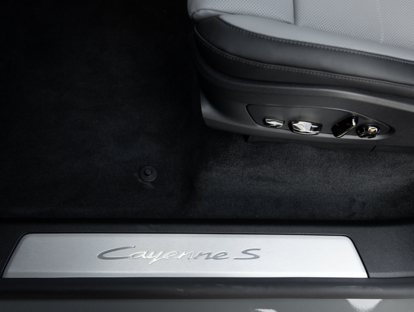 New 2026 Porsche Cayenne S AWD/4WD image 23