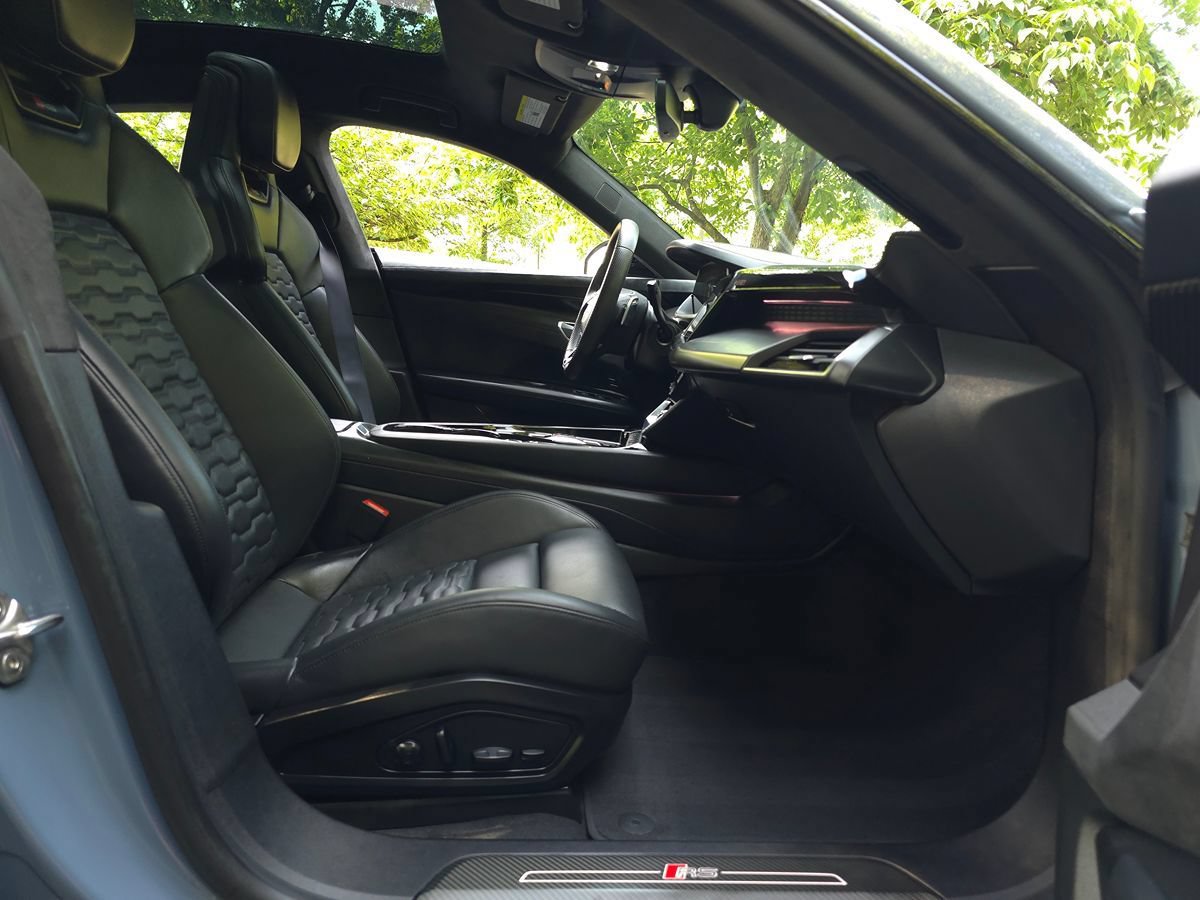 Used 2022 Audi RS e-tron GT w/ Carbon Performance Package AWD/4WD image 21